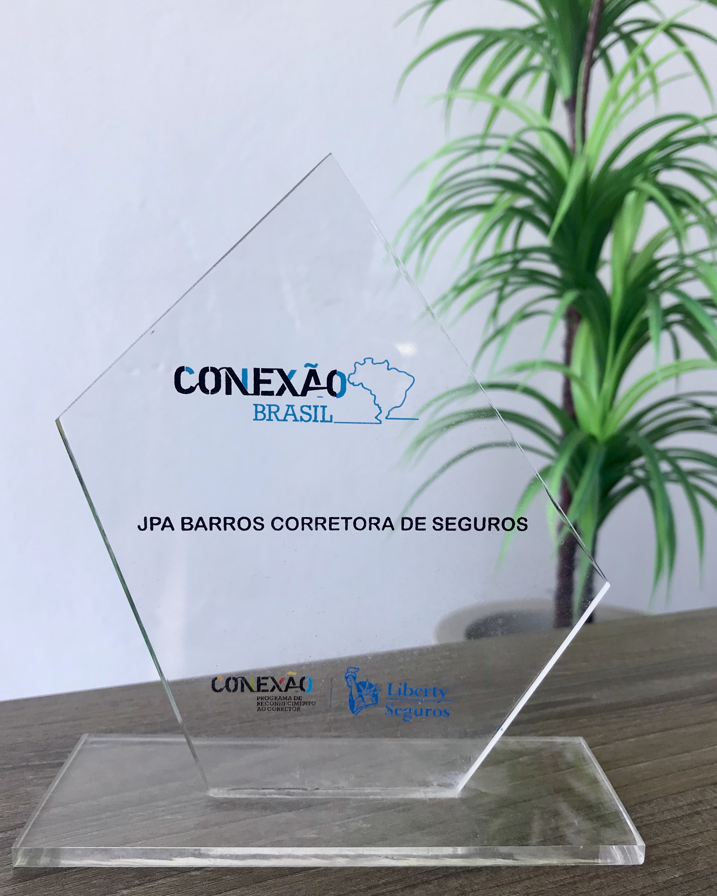 Empresário Paulinho Corretor de Seguros recebe premiação a nível Nacional